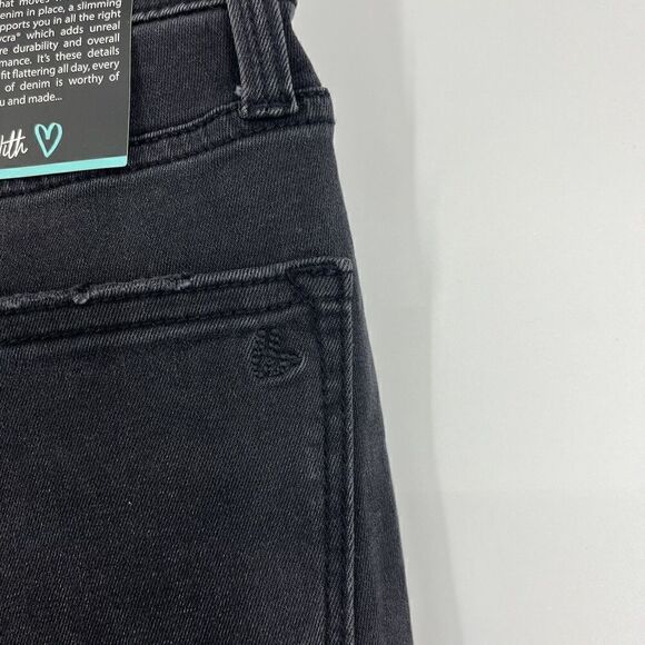 LuLaRoe Shorts Size 28 Charcoal Black Distressed Denim Bermuda Stretch High Rise - Picture 6 of 8